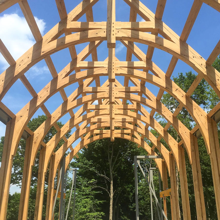 Curved king trusses